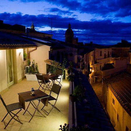 A Mo Casa Bed and Breakfast Comiso Exteriör bild