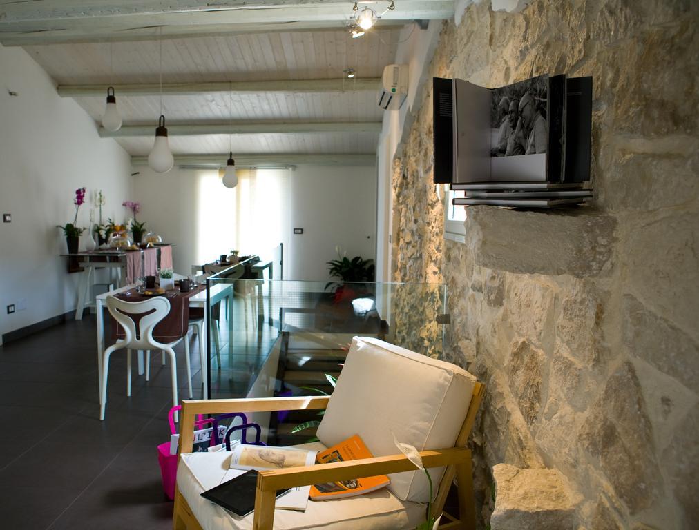 A Mo Casa Bed and Breakfast Comiso Exteriör bild